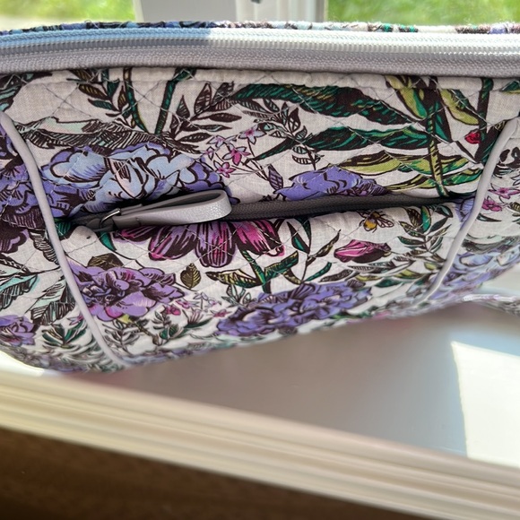 VERA BRADLEY LRG QUILTED CROSSBODY BAG PURSE IN PURPLE FLORAL LADY BUG PATTERN - Picture 5 of 15